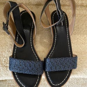 Bernatdo sandals size 7.5 navy blue